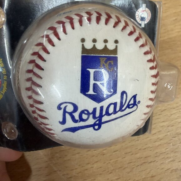 Kansas City Royals MLB 1997 Rawlings Baseball Collector's Series - Picture 2 of 4